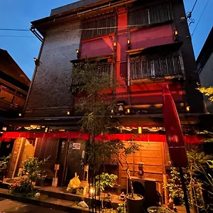 Apartment Benidaruma - Ichigo Daifuku